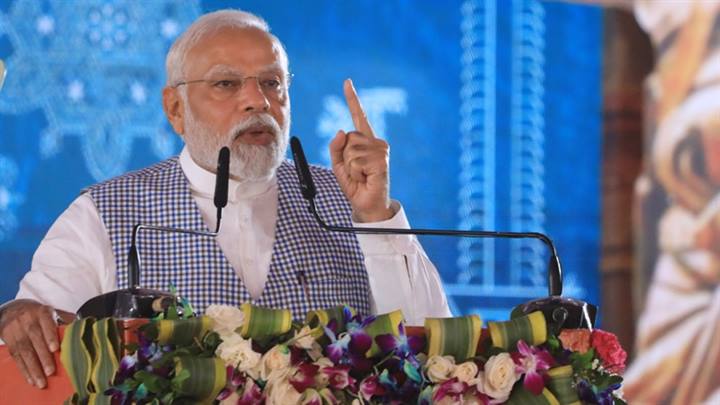 मध्यप्रदेश को विकास में टाप पर ले जाने की गारंटी मोदी की है: प्रधानमंत्री श्री मोदी